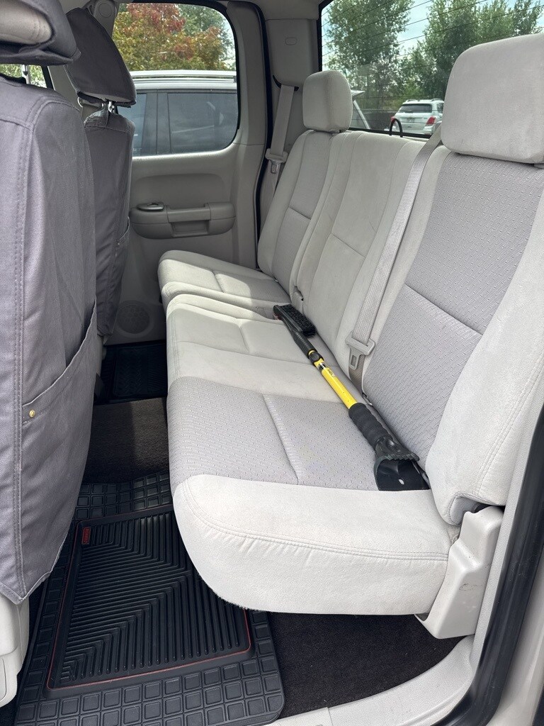 2009 Chevrolet Silverado 1500 LT photo 2