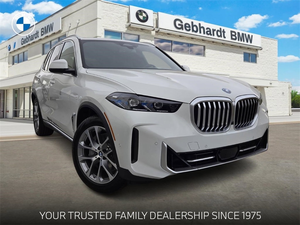 2026 BMW X5 50e's photo