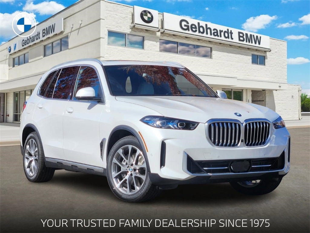 2026 BMW X5 50e's photo