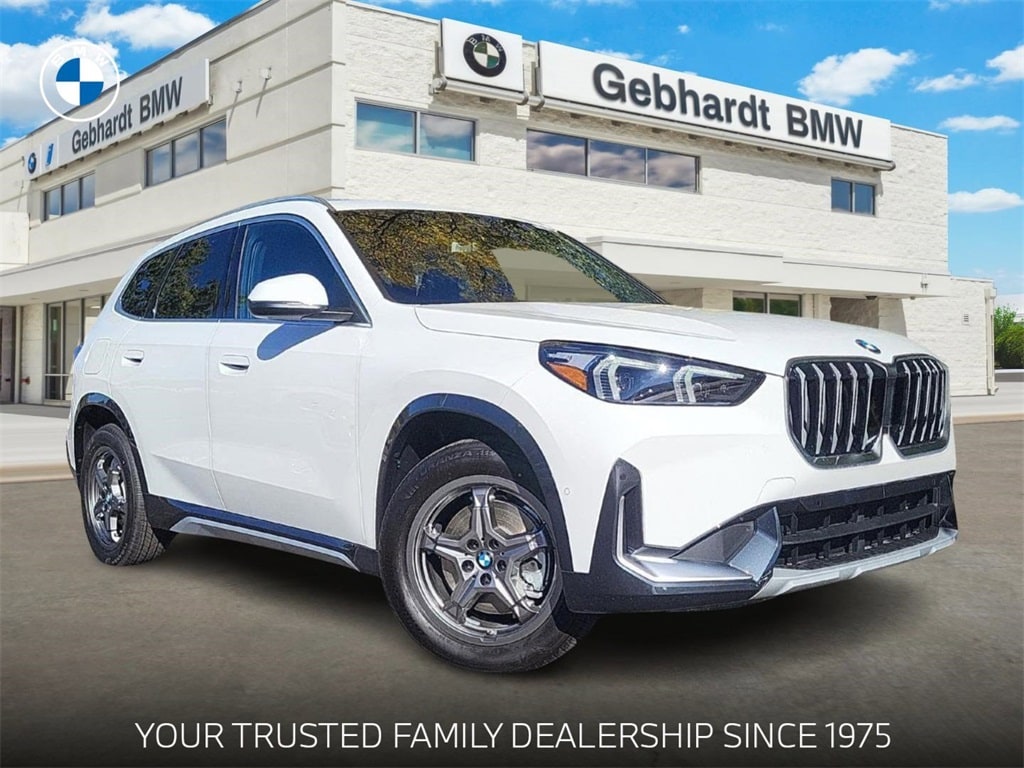 2026 BMW X1 28i's photo