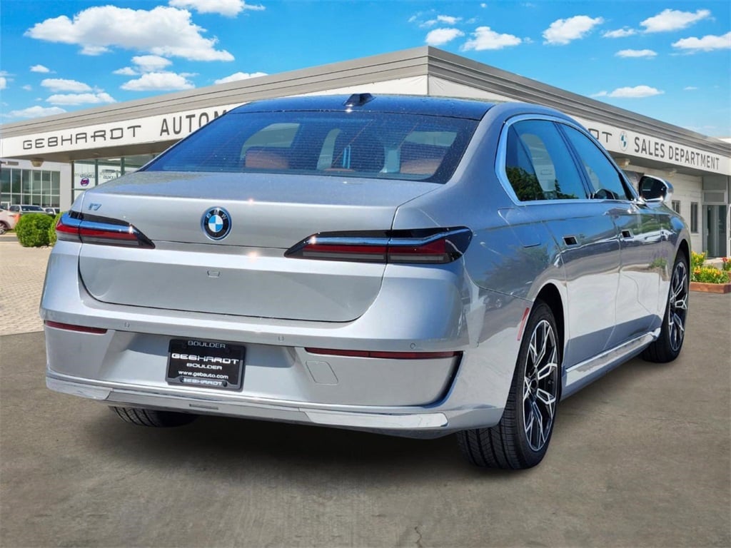 Image 7 of 2023 BMW i7 xDrive60 Sedan