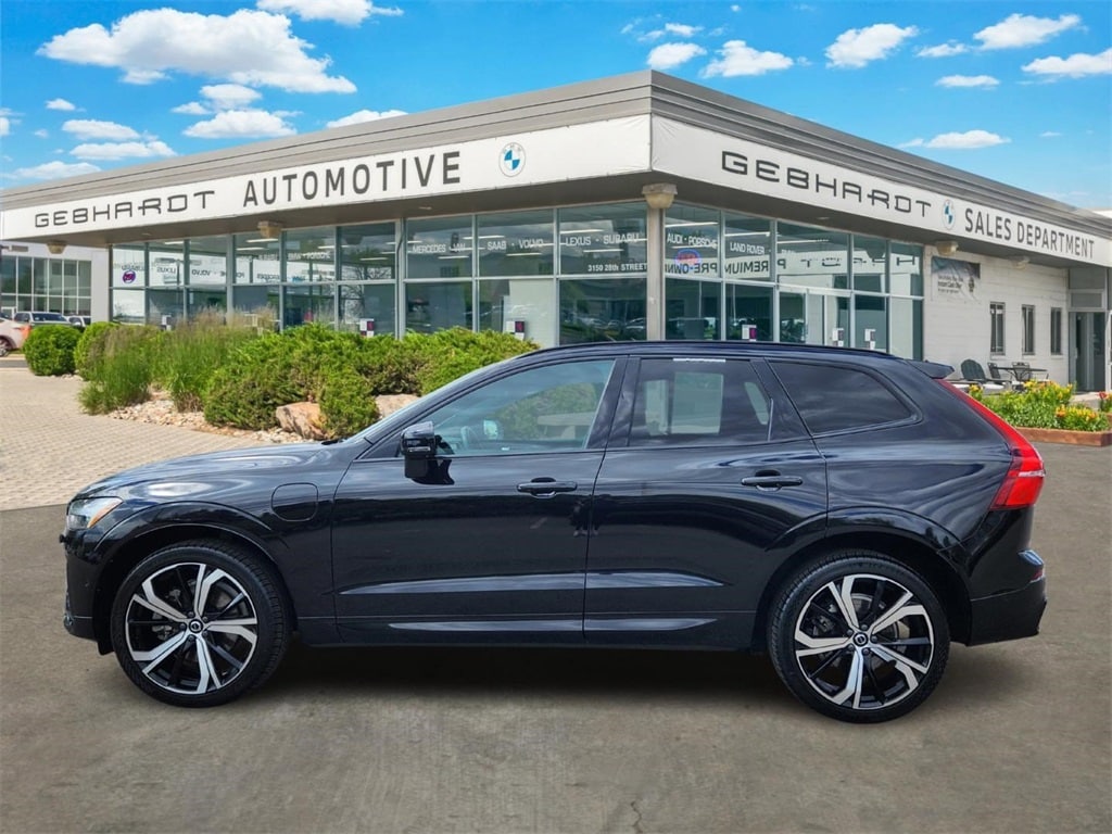 Used 2022 Volvo XC60 Recharge Plug-In Hybrid T8 R-Design SUV