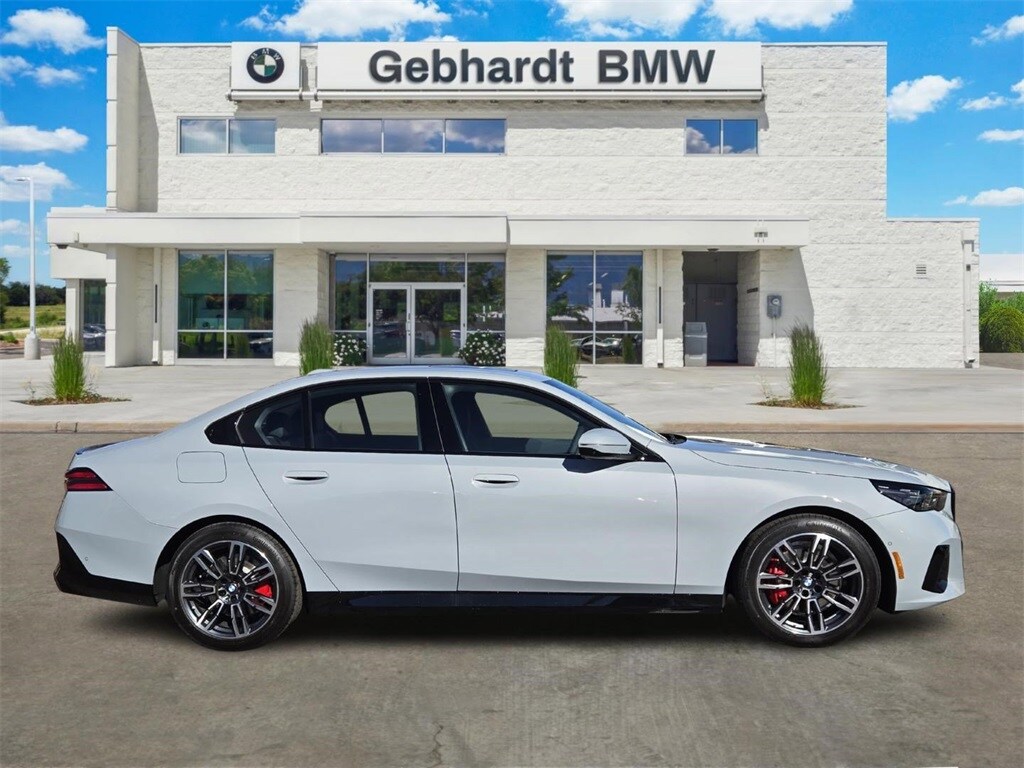 New 2026 BMW 5 Series 530i xDrive Sedan