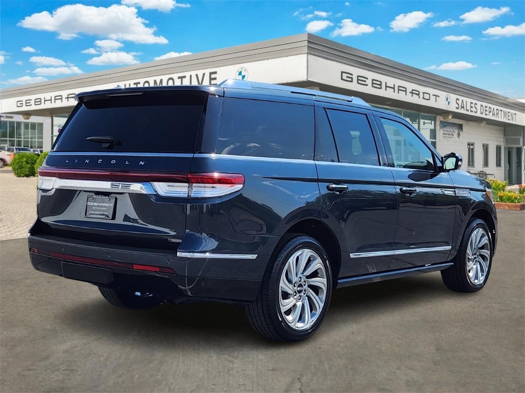 Image of 2024 Lincoln Navigator Premiere SUV