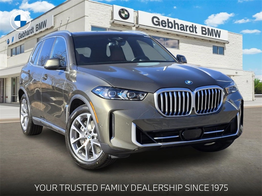 2026 BMW X5 50e's photo