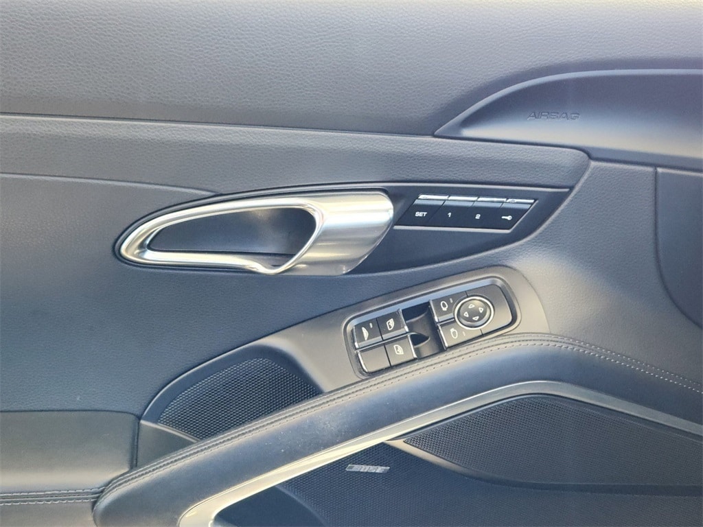 Image 8 of 2015 Porsche 911 Carrera 4S Convertible