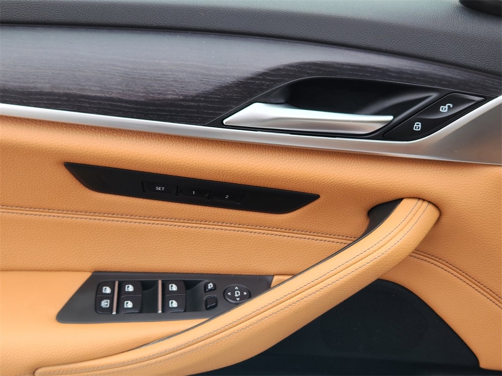 Image 9 of 2022 BMW 5 Series 530e Iperformance Sedan