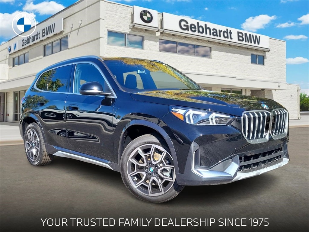 2025 BMW X1 28i's photo