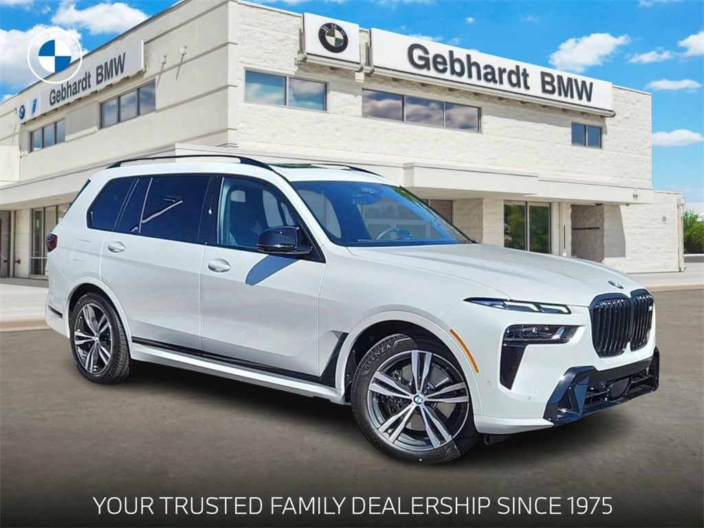 2025 BMW X7 M60i's photo