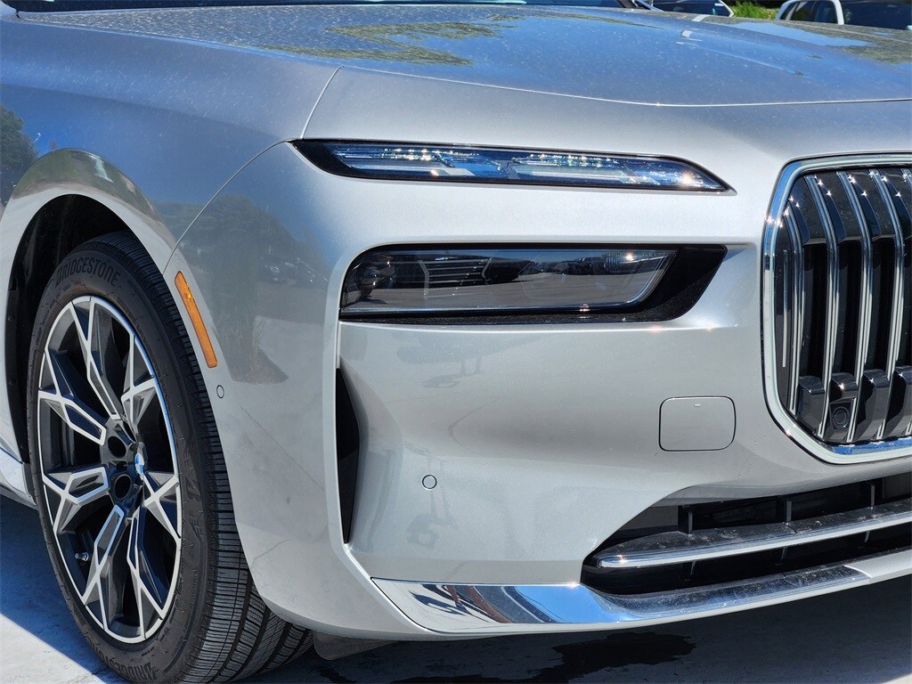 Image 8 of 2023 BMW i7 xDrive60 Sedan