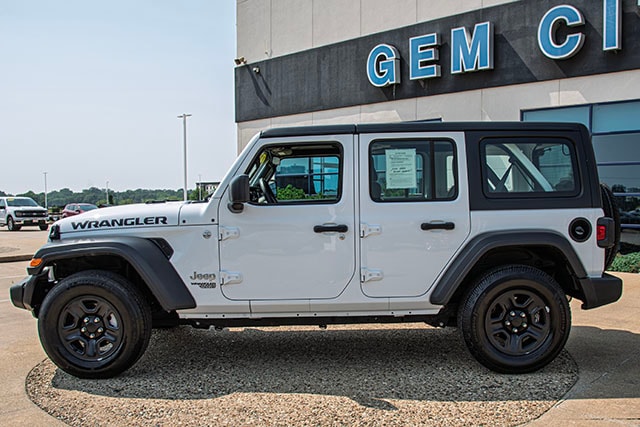 Used 2021 Jeep Wrangler Unlimited Sport with VIN 1C4HJXDN1MW521908 for sale in Quincy, IL