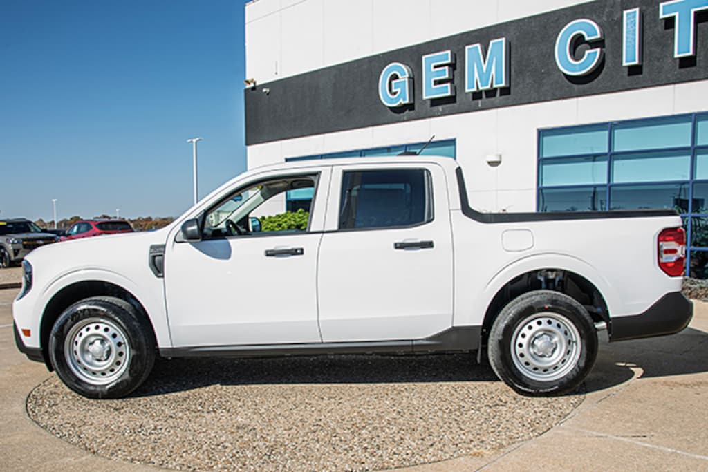 New 2025 Ford Maverick XL TRUCK