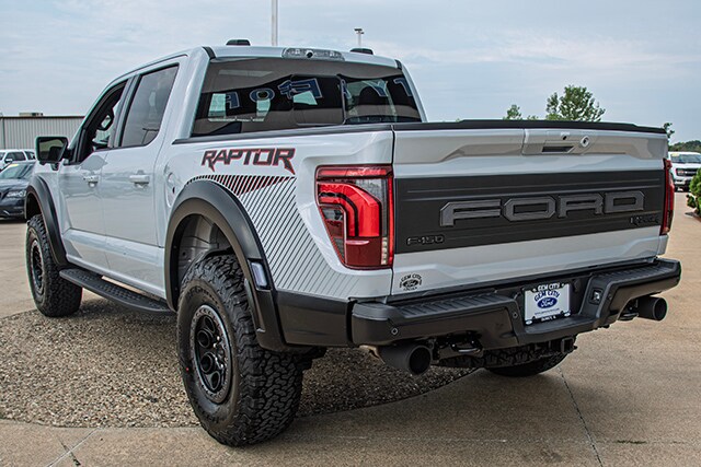 2025 Ford F-150 Raptor photo 2