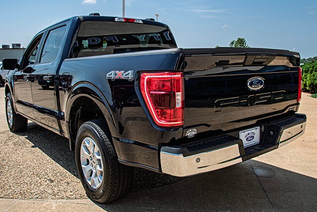 2023 Ford F-150 XLT photo 2