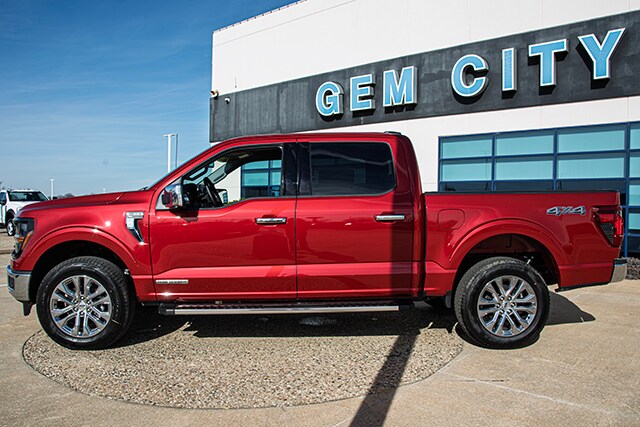 2025 Ford F-150 XLT photo 2