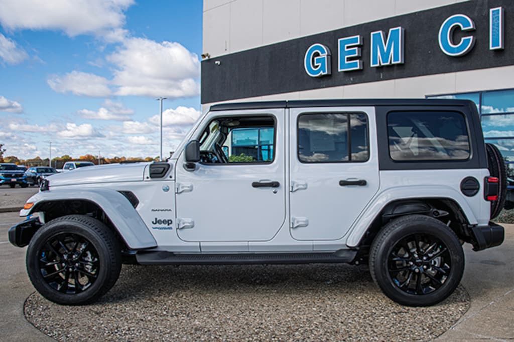 Used 2022 Jeep Wrangler Unlimited Sahara 4xe SUV