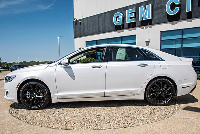 Used 2020 Lincoln MKZ Reserve II with VIN 3LN6L5EC0LR602561 for sale in Quincy, IL
