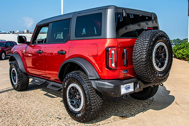 2024 Ford Bronco Badlands photo 3