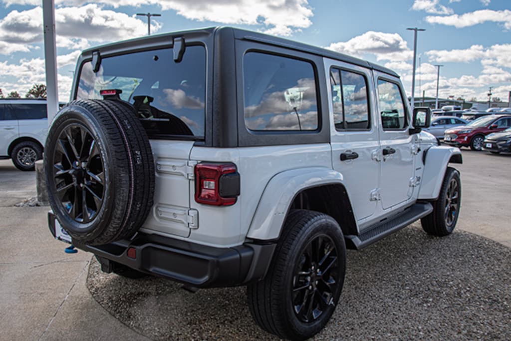 Used 2022 Jeep Wrangler Unlimited Sahara 4xe SUV