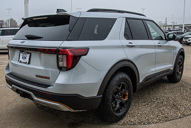2026 Ford Explorer photo 3
