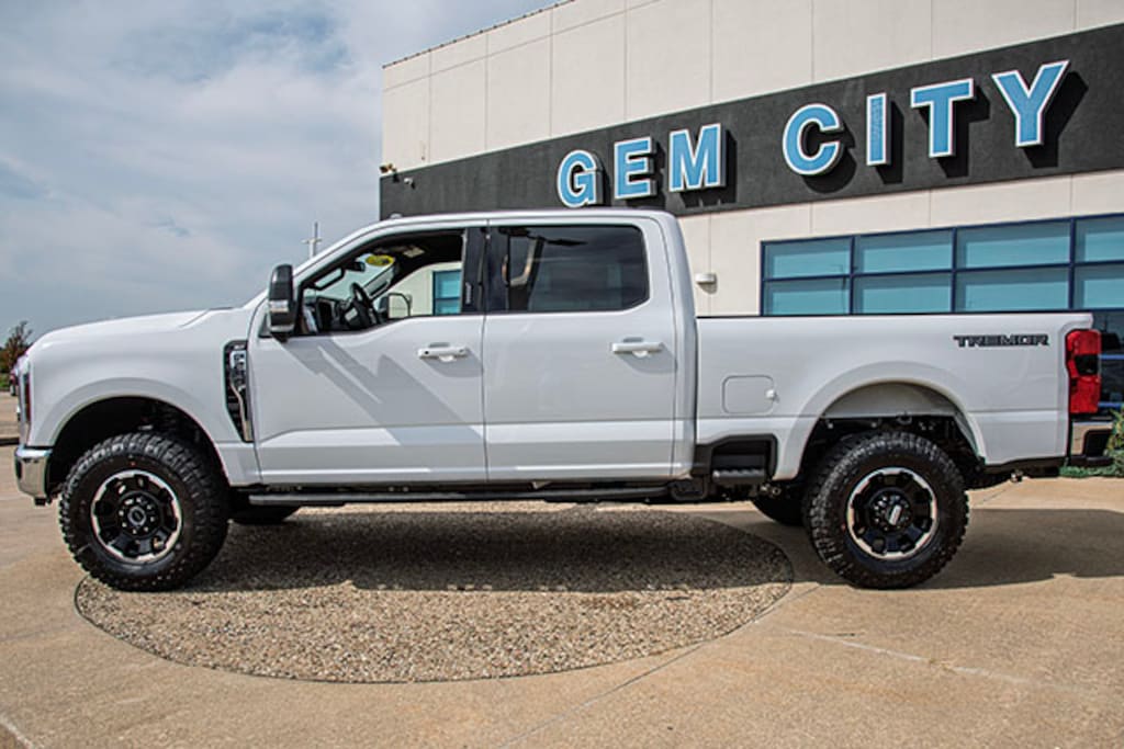 New 2027 Ford Super Duty F-250® XLT TRUCK