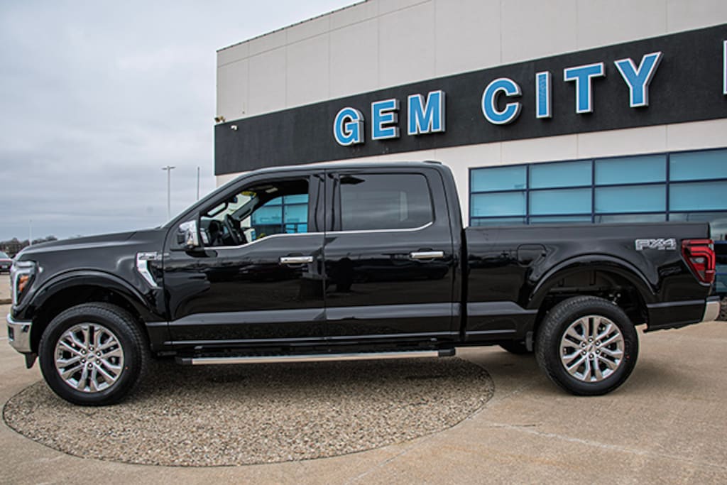 New 2025 Ford F-150 Lariat TRUCK