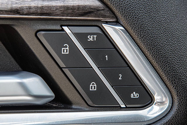 2023 Chevrolet Silverado 1500 LTZ - Photo 19