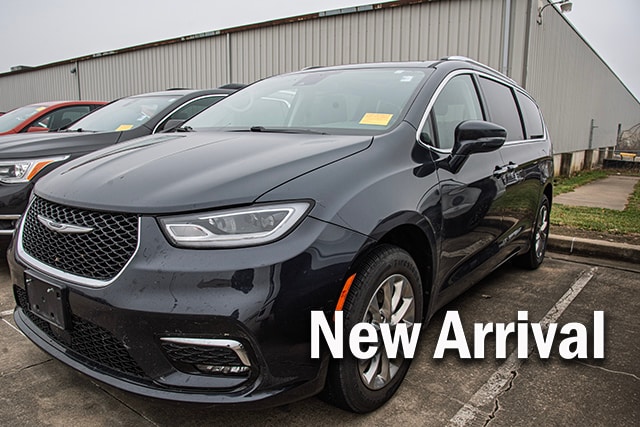 2021 Chrysler Pacifica Touring L's photo