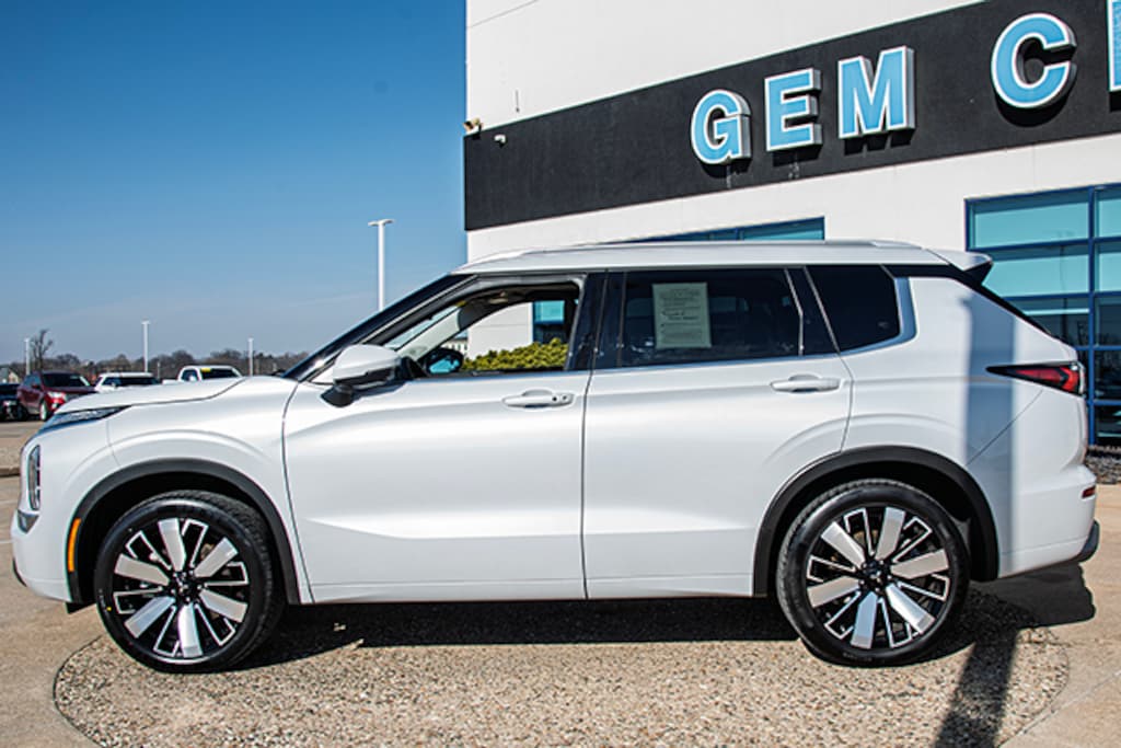 Used 2025 Mitsubishi Outlander SEL SUV