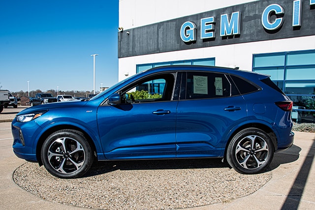 Used 2023 Ford Escape ST-Line Select with VIN 1FMCU9NA0PUB32889 for sale in Quincy, IL