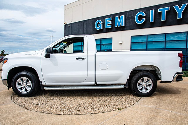 Used 2023 Chevrolet Silverado 1500 Work Truck with VIN 3GCNAAED9PG287459 for sale in Quincy, IL