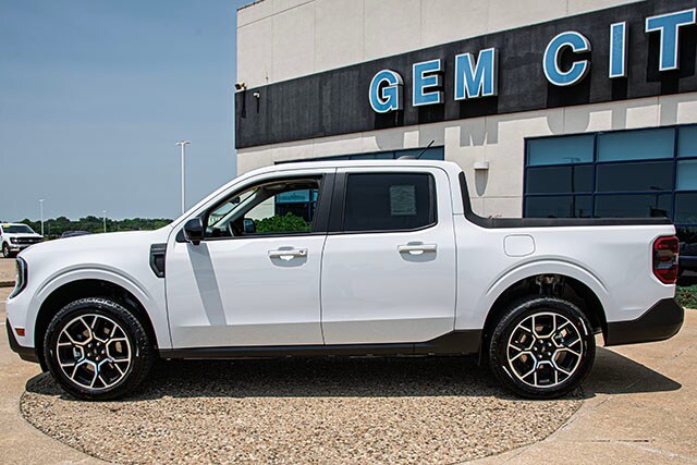 2025 Ford Maverick Lariat photo 2