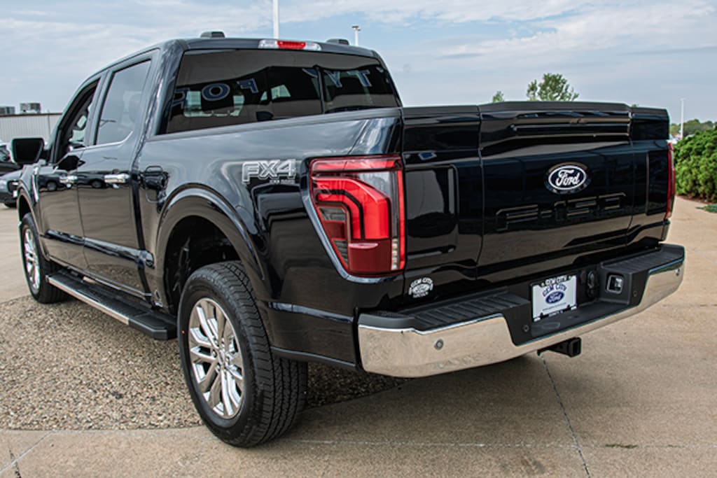 New 2025 Ford F-150 Lariat TRUCK