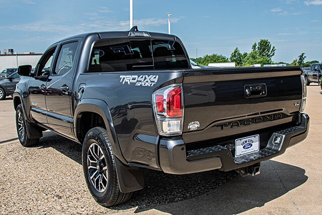 2023 Toyota Tacoma TRD Sport V6 photo 3