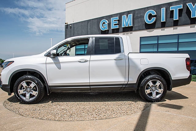 Used 2024 Honda Ridgeline RTL with VIN 5FPYK3F56RB001290 for sale in Quincy, IL