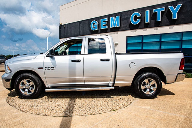 Used 2017 RAM Ram 1500 Pickup Tradesman with VIN 1C6RR6FT0HS744609 for sale in Quincy, IL