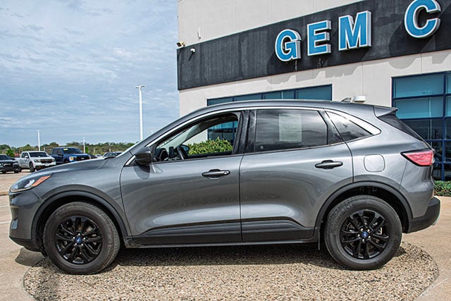 Used 2022 Ford Escape SE with VIN 1FMCU9G64NUA48760 for sale in Quincy, IL