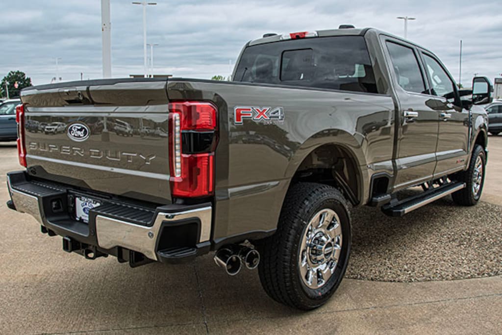 New 2027 Ford Super Duty F-350® Lariat® TRUCK