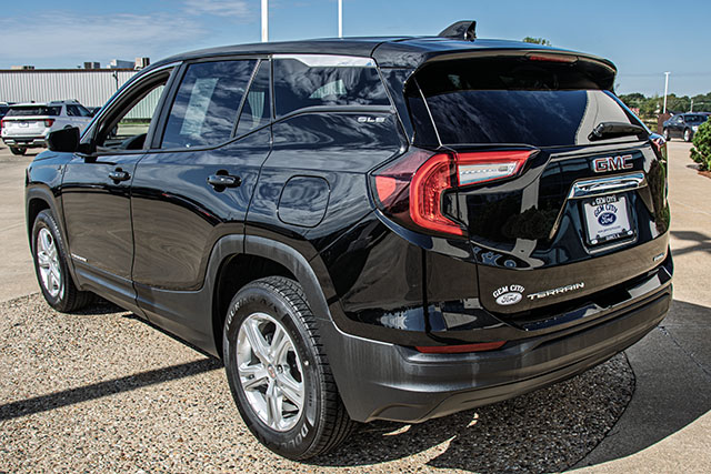 Used 2024 GMC Terrain SLE SUV