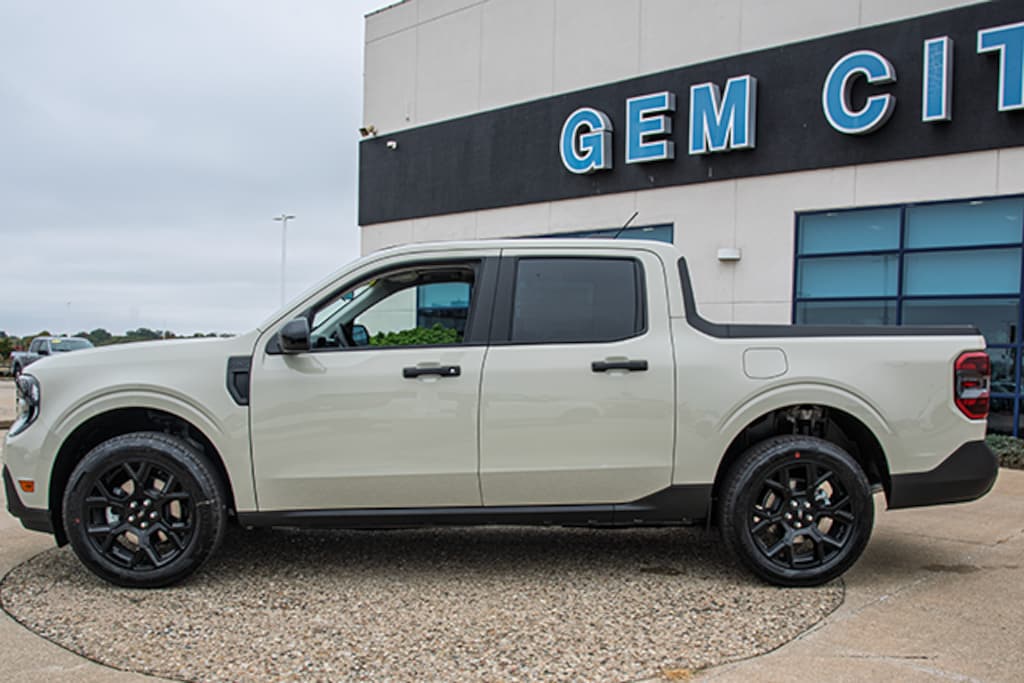 New 2025 Ford Maverick XLT TRUCK