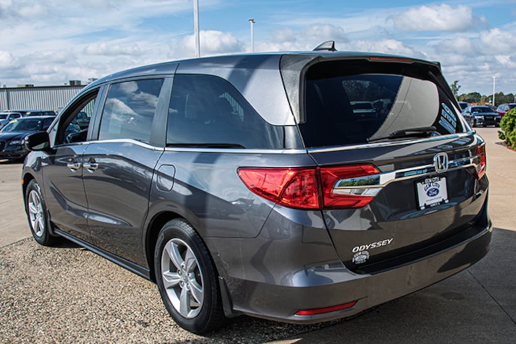 Used 2018 Honda Odyssey EX-L w/Navigation and Rear Entertainment System Minivan/Van