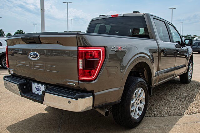 2023 Ford F-150 XLT photo 2