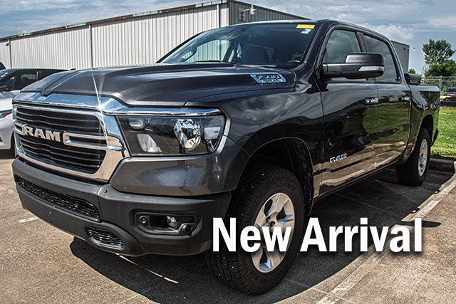 2019 RAM 1500 Big Horn/Lone Star 4x4 Crew Cab 5'7's photo
