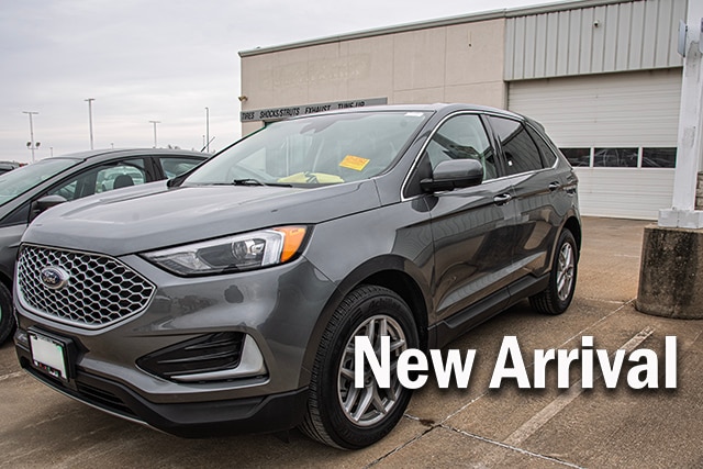 2024 Ford Edge Titanium's photo