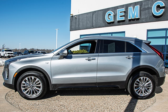 Used 2024 Cadillac XT4 Premium Luxury with VIN 1GYFZDR45RF148677 for sale in Quincy, IL
