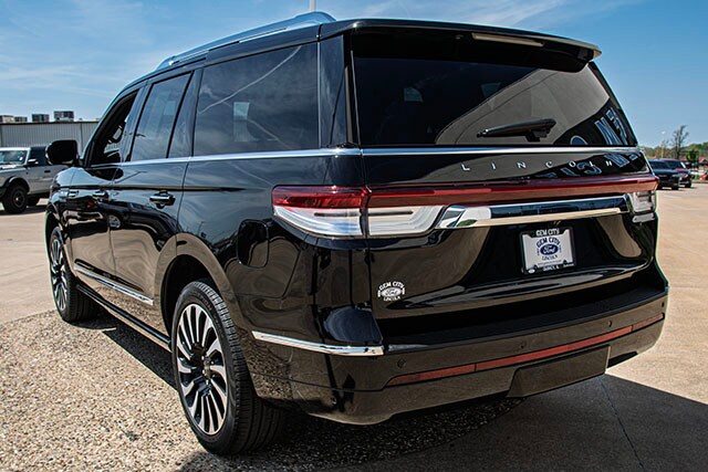 2024 Lincoln Navigator Reserve photo 3