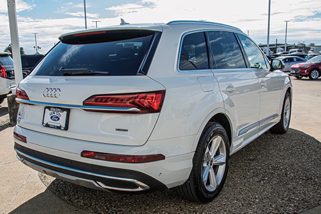 Used 2024 Audi Q7 45 Premium Plus Quattro SUV