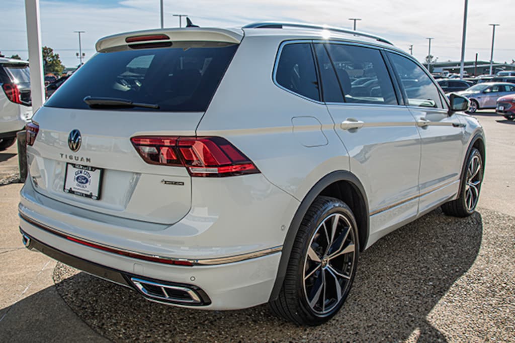 Used 2024 Volkswagen Tiguan 2.0T SEL R-Line SUV