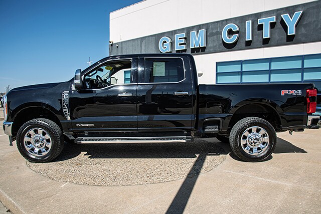 Used 2023 Ford F-350 Super Duty Lariat with VIN 1FT8W3BT6PED49025 for sale in Quincy, IL