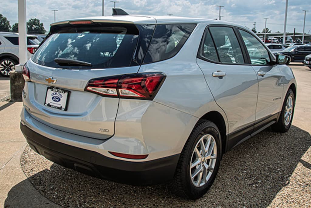 Used 2022 Chevrolet Equinox LS SUV